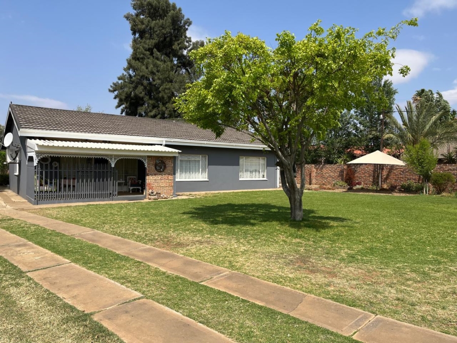 2 Bedroom Property for Sale in Bloemhof North West